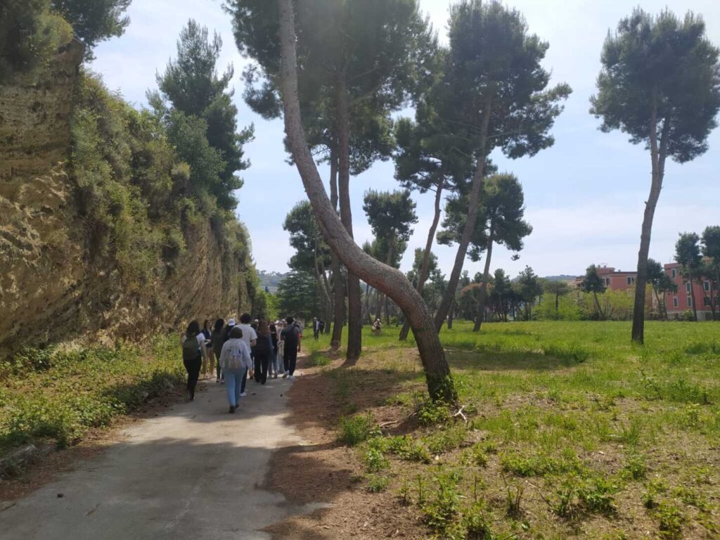 Foto Bagnoli apre le porte ai giovani