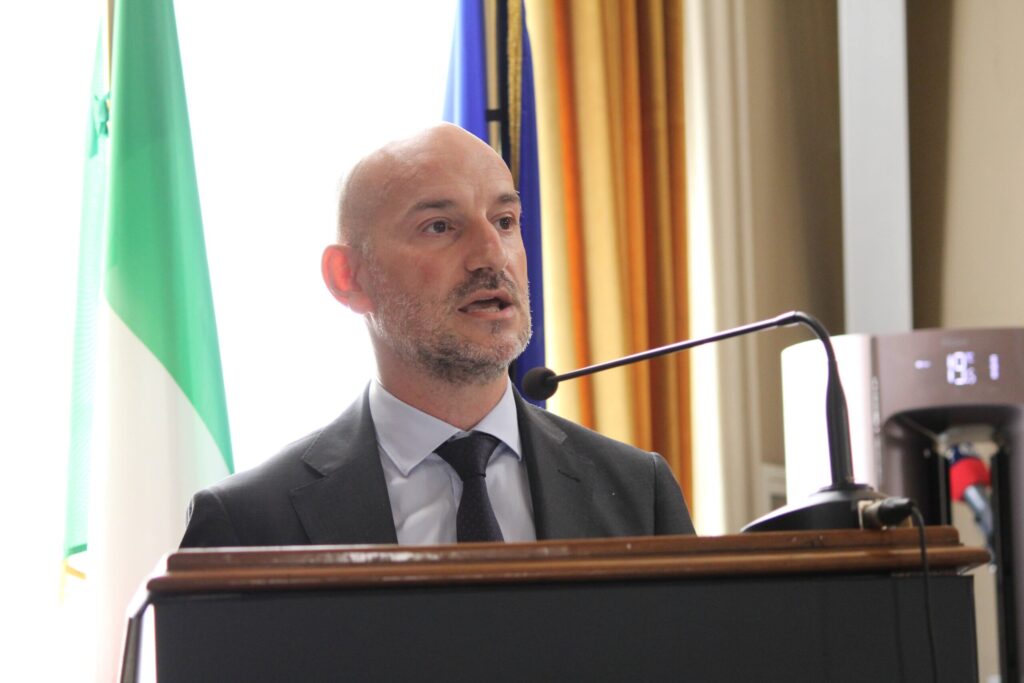 Comunicato Regione: Regione. Equilibrio finanziario e conti in ordine, la Corte dei Conti promuove la Regione. Risultato di bilancio positivo di oltre 88 milioni, ulteriore riduzione del debito (-29 milioni, -231 dal 2015), pareggio in sanità nonostante le spese straordinarie per far fronte alla pandemia. Completato il piano di assunzioni, tasse invariate e alleggerimento del carico fiscale