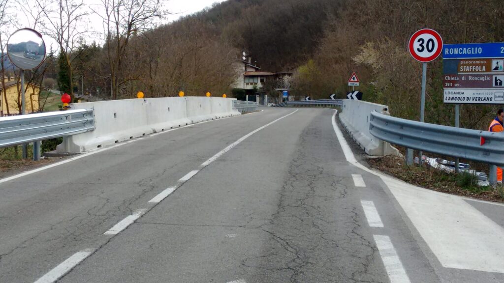 Canossa, senso unico alternato sul ponte della Sp 513R