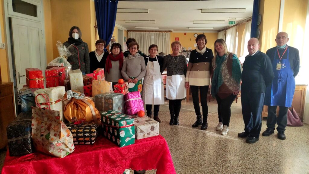 Pranzo natalizio per le persone sole