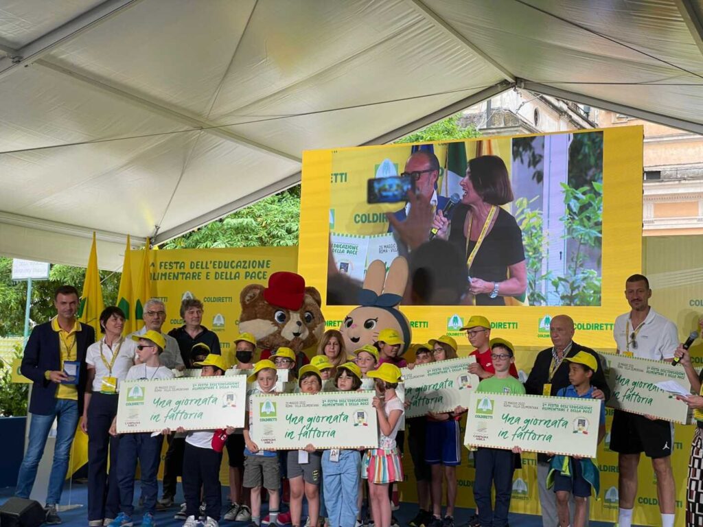 UCRAINA – COLDIRETTI LOMBARDIA: BIMBI IN 200 FATTORIE CONTRO STRESS GUERRA E PANDEMIA