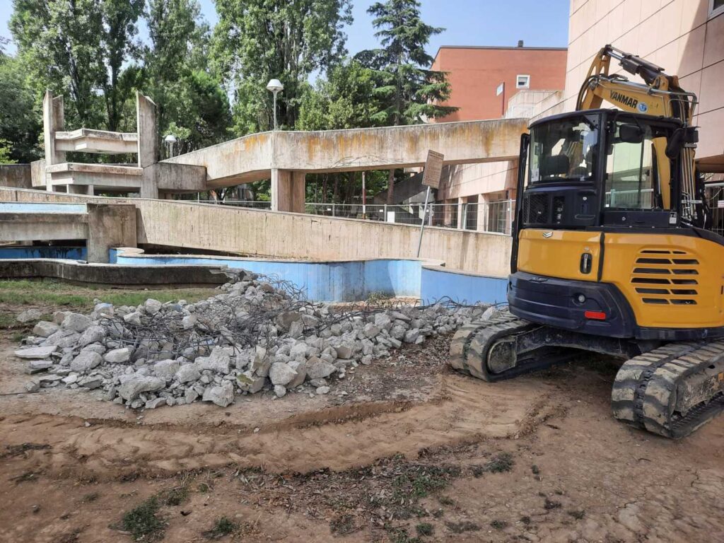 Riqualificazione del centro “Rosaedro”: iniziati i lavori nell’area molto frequentata dai cittadini che si affaccia su via Caduti di Marzabotto, dove insistono negozi e diversi uffici comunali aperti al pubblico