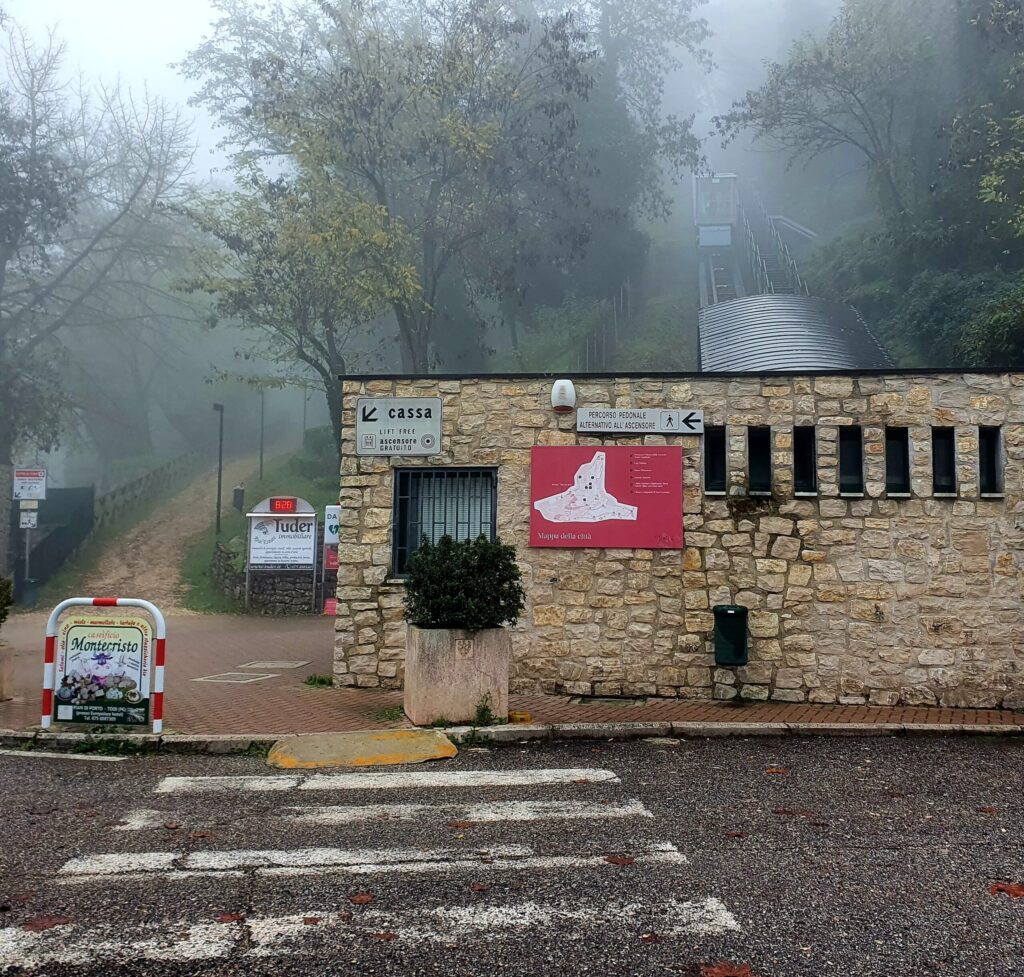 Comunicato stampa parcheggi gratuiti a Todi