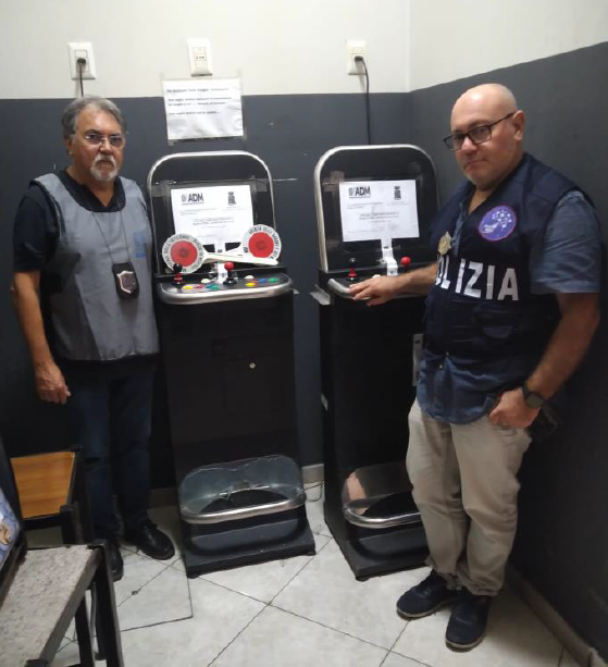 CS – Licata sequestro videogiochi abusivi