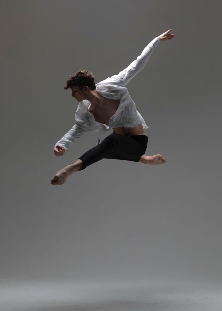 R: CS Novoli – Il Comune di Novoli consegna una targa al giovane Giorgio Guerrieri, grande talento della danza