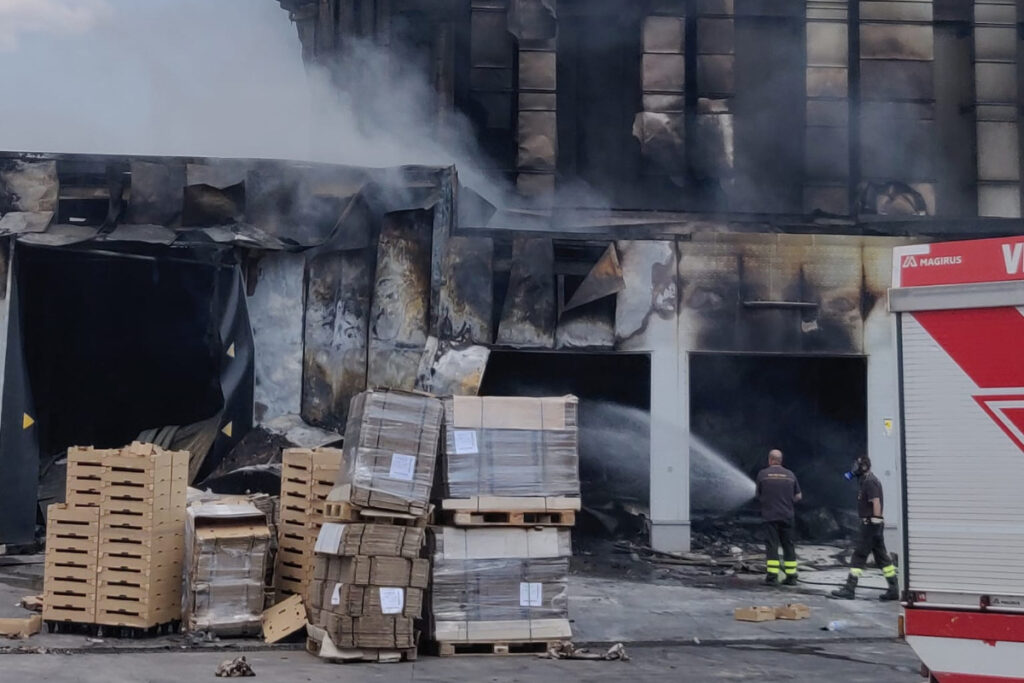 (CS ARPAC) Incendio di Pontelatone (CE) del 2 agosto, diossine sotto soglia di rilevabilità