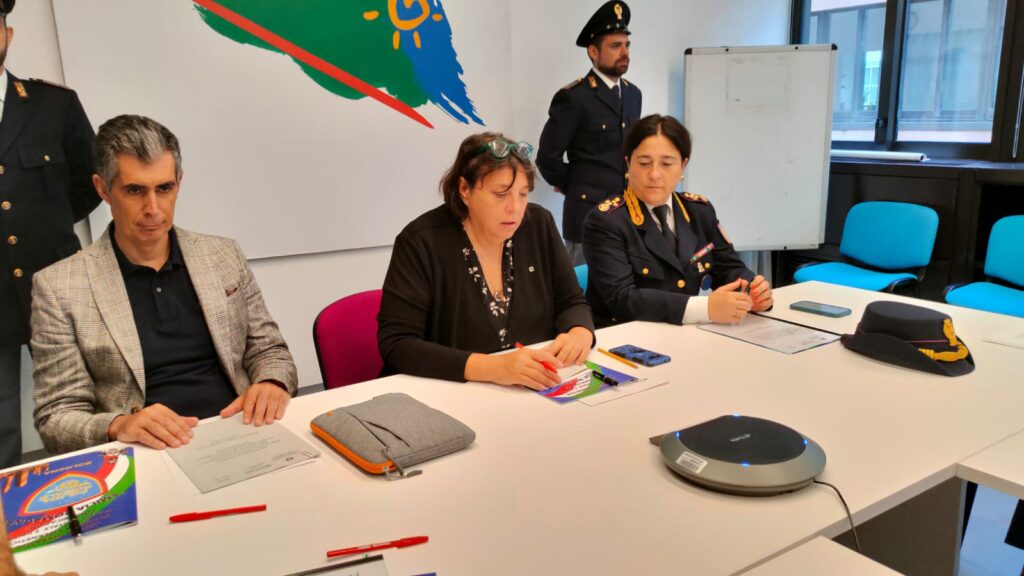 Comunicato Regione: Cybersecurity. Regione e Polizia Postale insieme contro i crimini informatici: sottoscritto un protocollo d’intesa per la prevenzione e il contrasto. Salomoni: “La Polizia di Stato è un alleato fondamentale per migliorare la sicurezza dei nostri sistemi e attraverso di noi dare supporto agli enti del territorio”