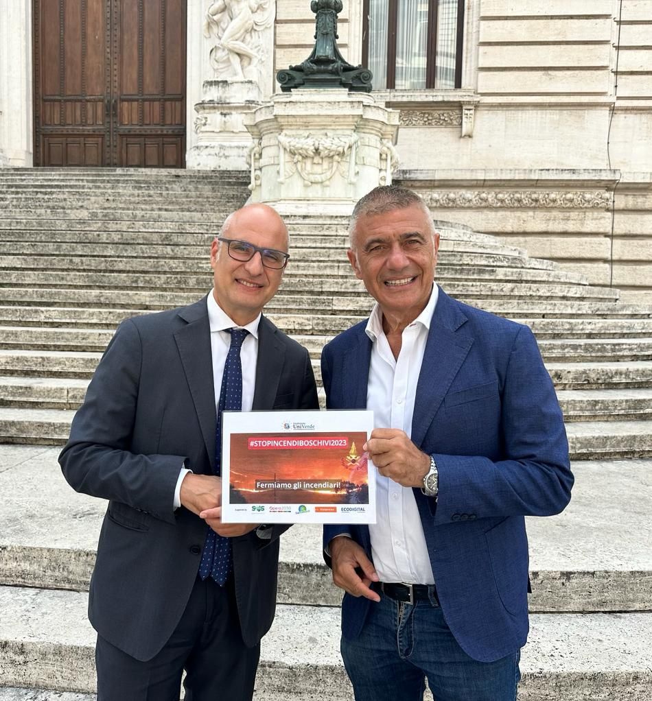 ?Incendi. Pecoraro Scanio: “Sostegno a protezione civile e bene norme più severe ma vanno applicate!”