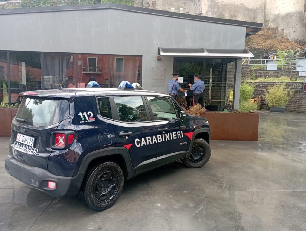 #CONTIENE FOTO# COLLEFERRO – CONTROLLI A TAPPETO DEI CARABINIERI NELLE ZONE DELLA “MOVIDA”. CHIUSURA DI UN LOCALE. QUATTRO PERSONE DENUNCIATE E DUE SEGNALATE ALLA PREFETTURA.
