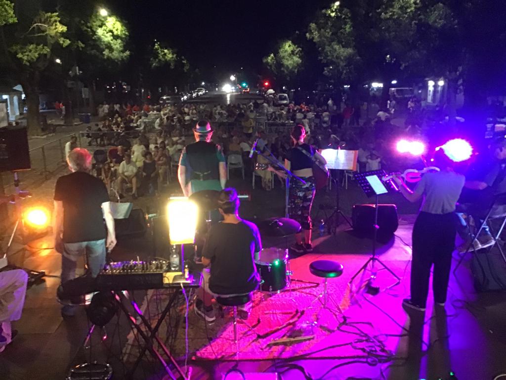 GALLETTO ALLA BRACE – UNA SERATA GUSTOSA CHE ANTICIPA I GRANDI EVENTI IN PROGRAMMA IN PIAZZA COSTITUENTE