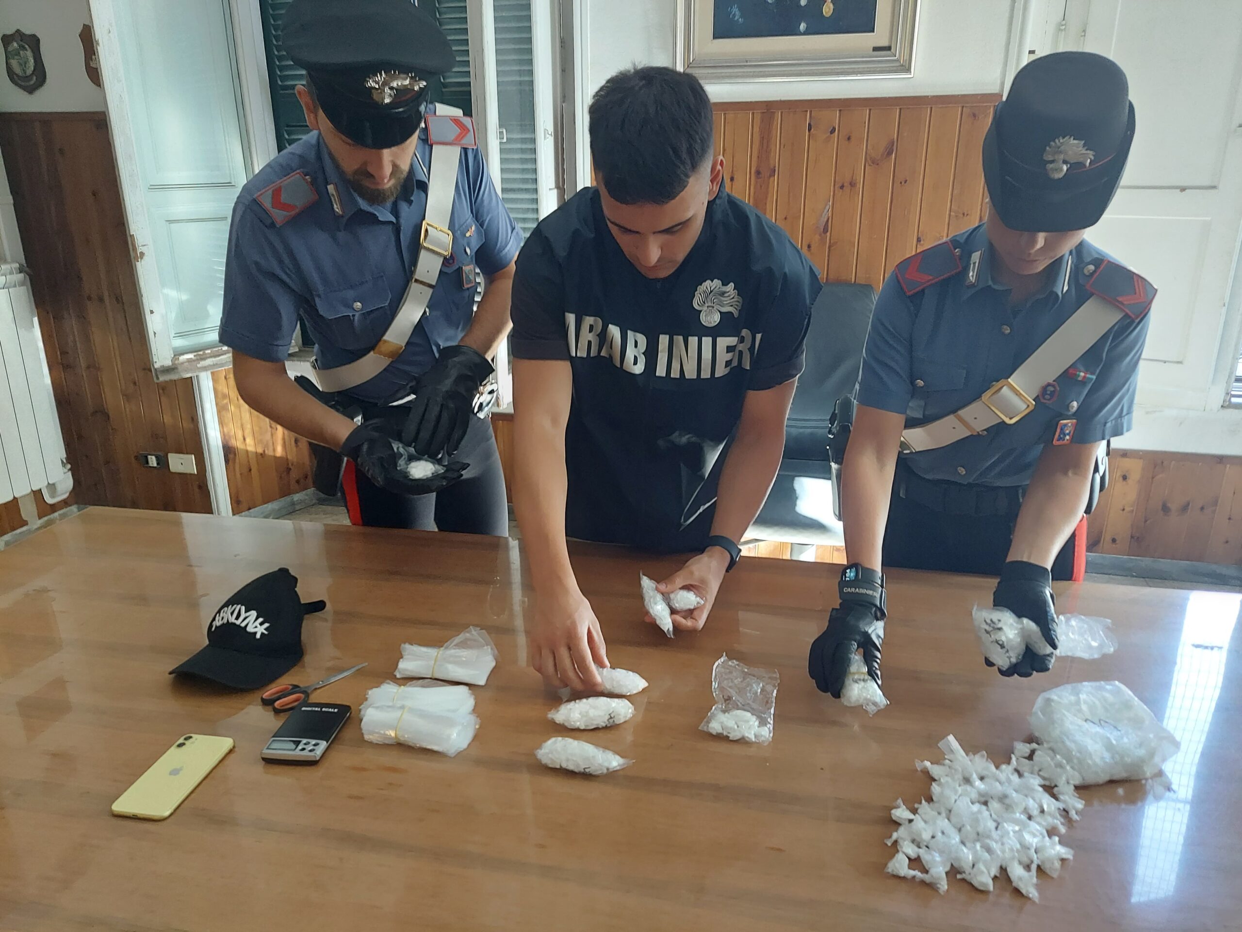 Contiene Foto Roma Controlli Antidroga Dei Carabinieri Nel Fine Settimana5 Persone E Oltre 4904