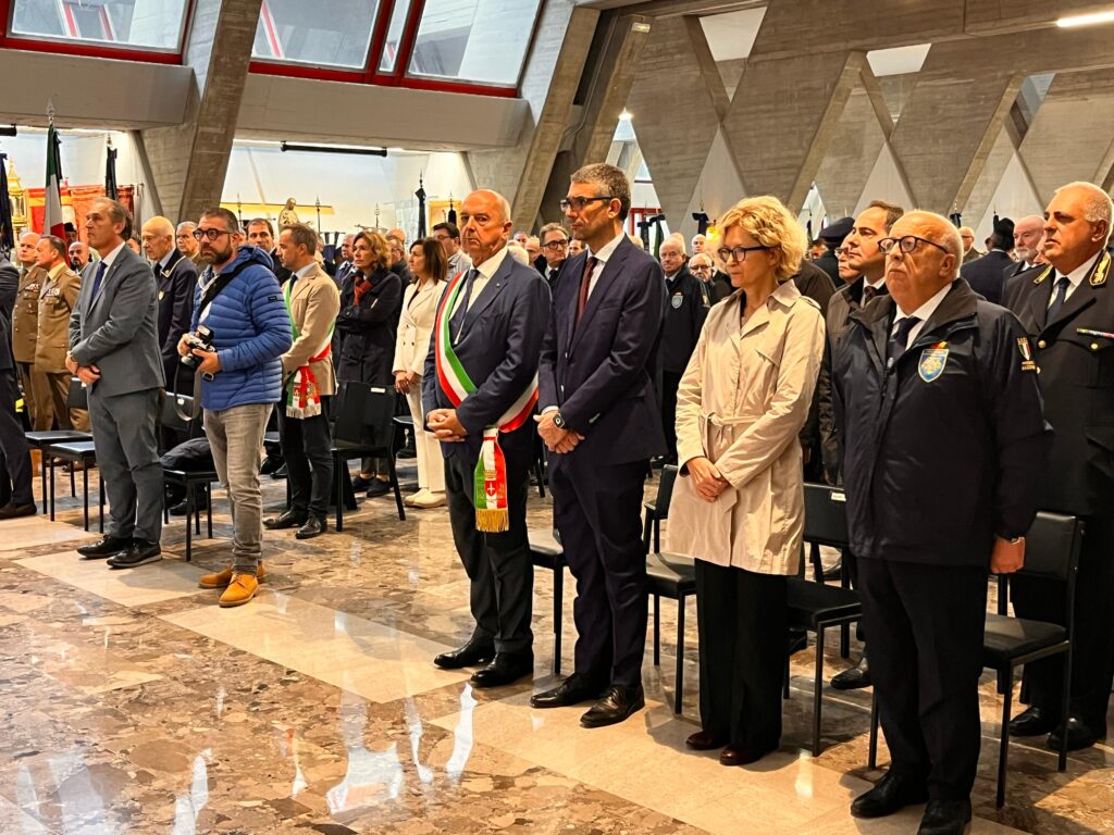 (ARC) Sicurezza: Roberti, uomini e donne divisa portatori valori Repubblica
