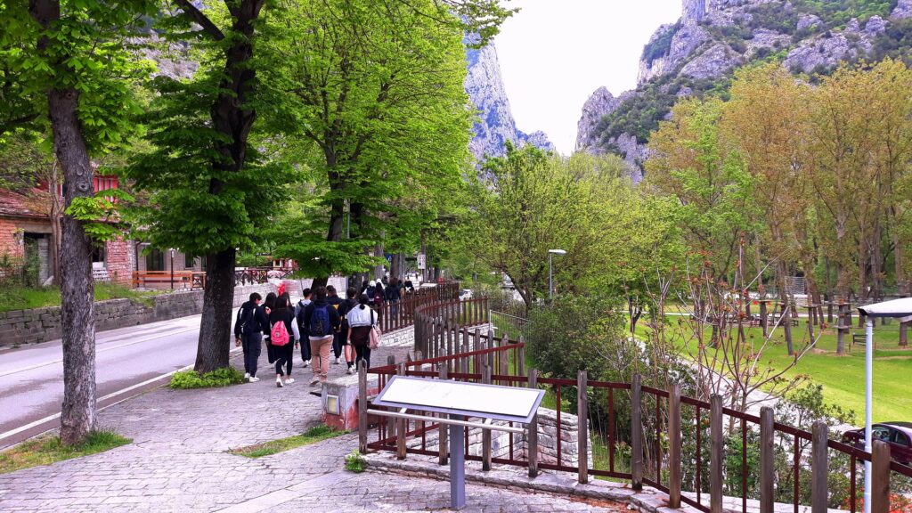 Passeggiate e visite guidate, al Furlo torna l’Educazione Ambientale per le scuole