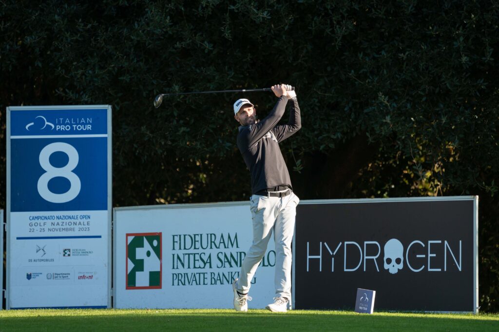 GOLF – ITALIAN PRO TOUR: GREGORY MOLTENI IN VETTA AL CAMPIONATO NAZIONALE OPEN