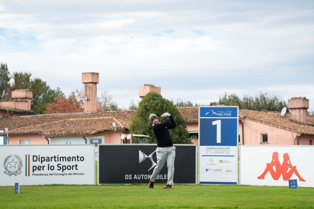 GOLF – ITALIAN PRO TOUR: QUARTETTO IN VETTA NEL CAMPIONATO NAZIONALE OPEN