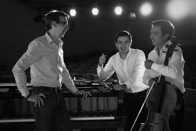 SU IL SIPARIO AL TEATRO “P.F.TOSTI” DI CASTEL DI SANGRO PER FORTE TRIO,DOMENICA 19 NOVEMBRE – APERTURA DI STAGIONE – CAMERATA MUSICALESULMONESE