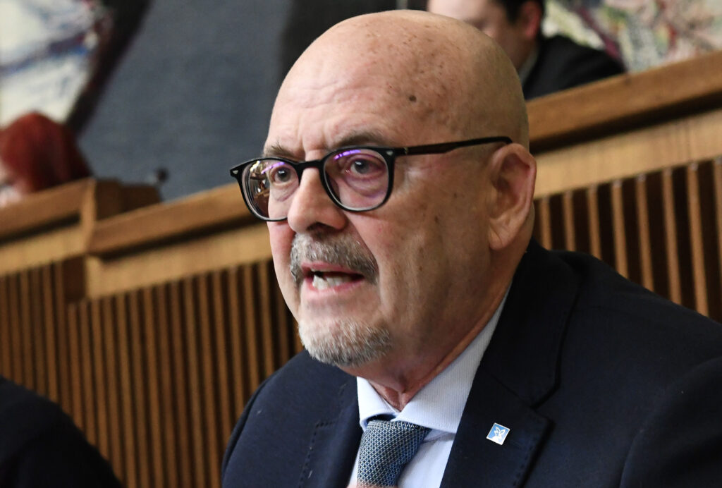 (ARC) Stabilit: Callari, Regione sostiene partenariati per recupero spiagge