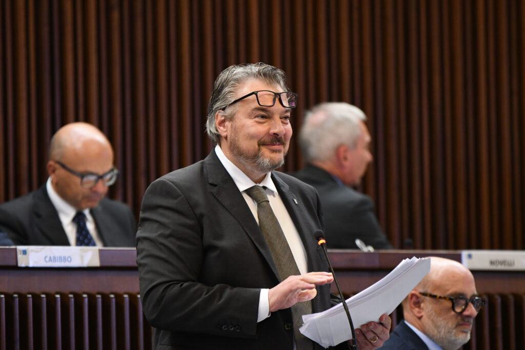 (ACON) SCUOLA. BERNARDIS (FP): DA FASIOLO DISINFORMAZIONE PERICOLOSA