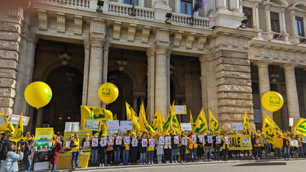 CIBI ARTIFICIALI: COLDIRETTI, APPROVATA LA LEGGE. LA BATTAGLIA SI SPOSTA IN UE