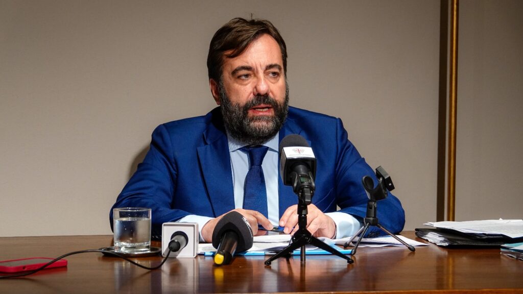 TRASPORTI: PRESIDENTE SOLINAS, PRESENTIAMO IL PERCORSO SARDO PER LA NUOVA CONTINUITA’ TERRITORIALE. ASSESSORE MORO, NUOVE NORME IN MATERIA DI AIUTI PER IL POTENZIAMENTO DEL TRAFFICO AEREO DELLA SARDEGNA.