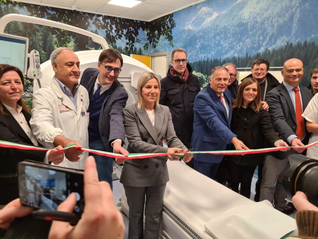 2129-2023 SANITA’. INAUGURATI NUOVI MACCHINARI IN MEDICINA NUCLEARE A CONEGLIANO. LANZARIN, ESEMPIO DI USO EFFICACE DEL PNRR. GRAZIE AL PERSONALE CHE HA AFFRONTATO LA TEMPESTA PERFETTA