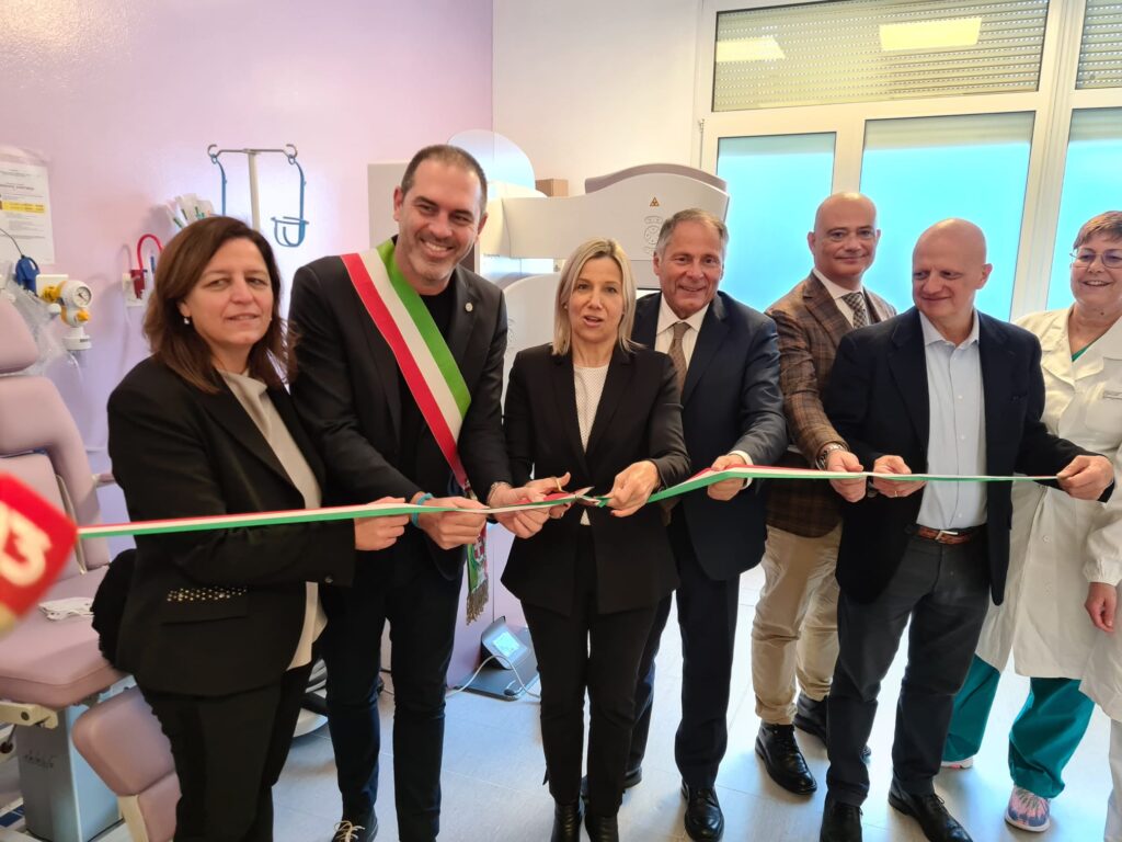 2164-2023 LANZARIN INAUGURA NUOVO MAMMOGRAFO 3D ALL’OSPEDALE DI TREVISO. LANZARIN, ANCORA INVESTIMENTI, LA SALUTE DELLA DONNA TRA LE NOSTRE PRIORITA’