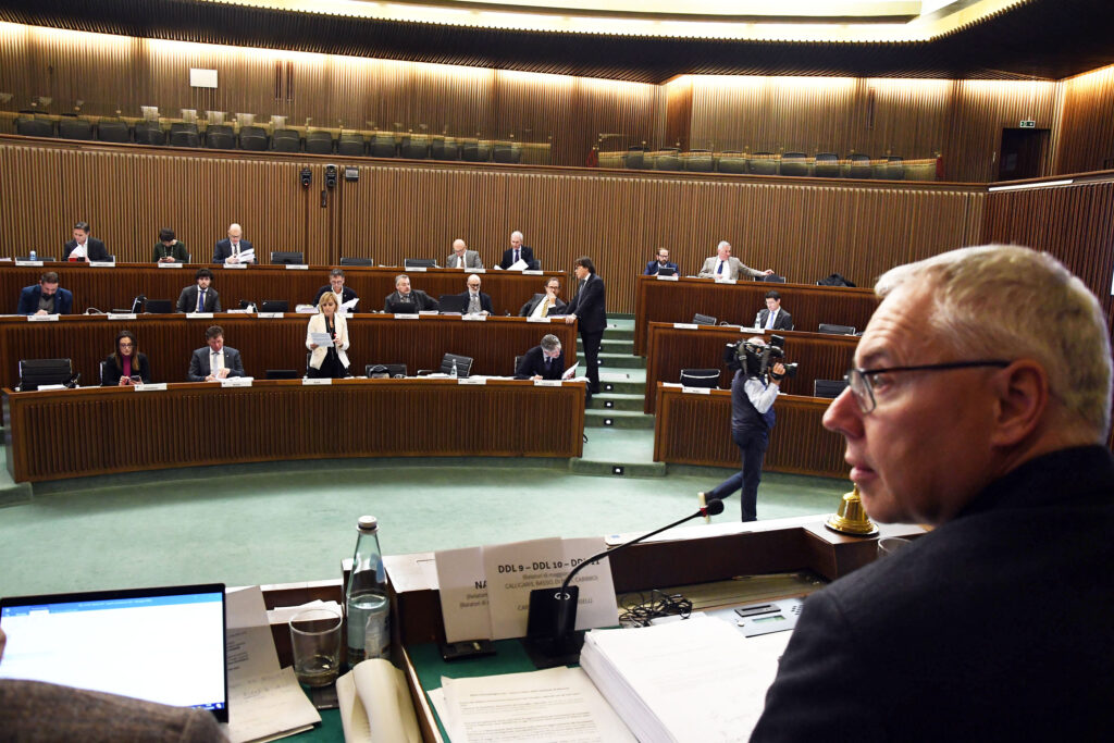 (ACON) BILANCIO. FINE DISCUSSIONE GENERALE CON BUNA, POI REPLICHE RELATORI