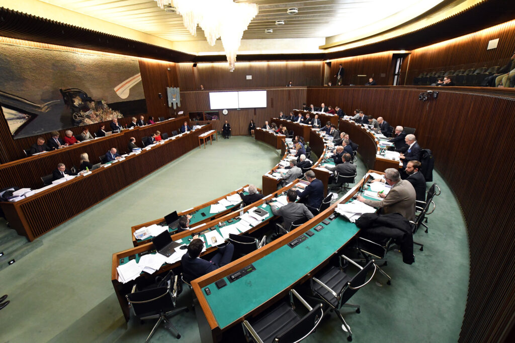 (ACON) BILANCIO. MANOVRA APPROVATA, COSA CAMBIA SETTORE PER SETTORE / 1