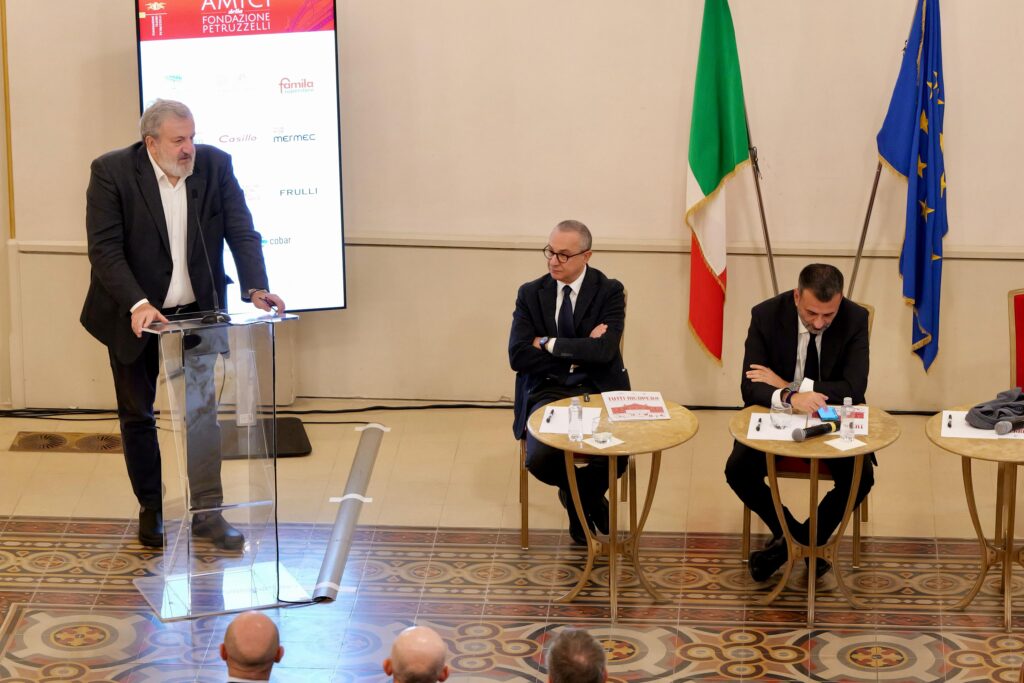 Agenzia regionale 1619.23 _ Emiliano al Petruzzelli per la presentazione di “Tutti all’Opera”