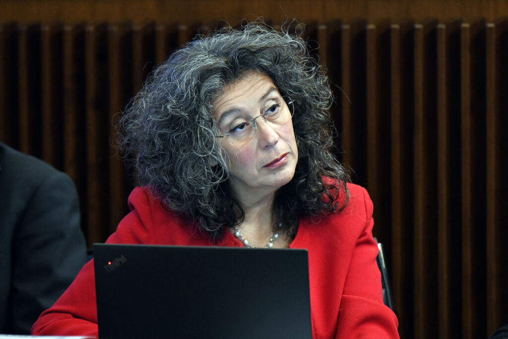 (ACON) CONSULTORI. PELLEGRINO (AVS): SE TUTTO PRIVATO SAREMO PRIVATI DI TUTTO
