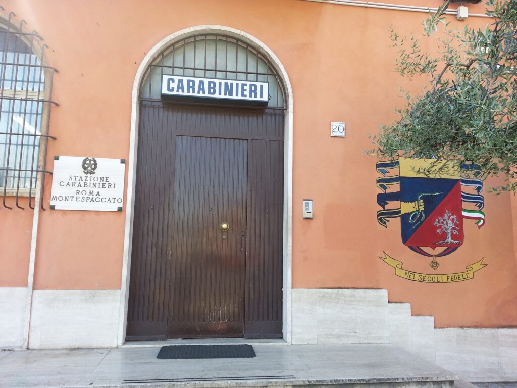 #CONTIENE FOTO# CODICE ROSSO – UOMO ARRESTATO DAI CARABINIERI GRAVEMENTE INDIZIATO PER IL REATO DI ATTI PERSECUTORI.
