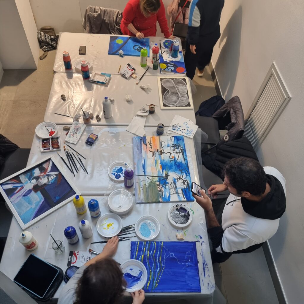 0108 Rispecchiarsi nell’altro, i colori dell’anima: il CAMeC presenta la mostra degli elaborati del percorso di Arteterapia