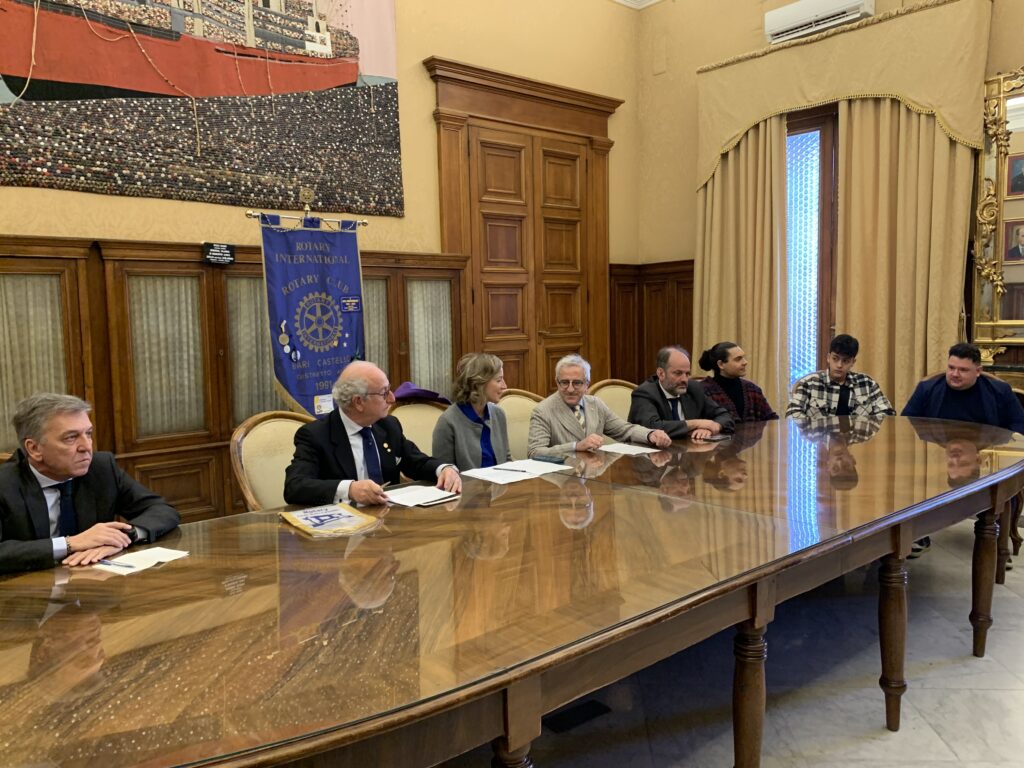 IL COMUNE COMUNICA – presentato oggi il service del Rotary Bari Castello a sostegno del disagio giovanile