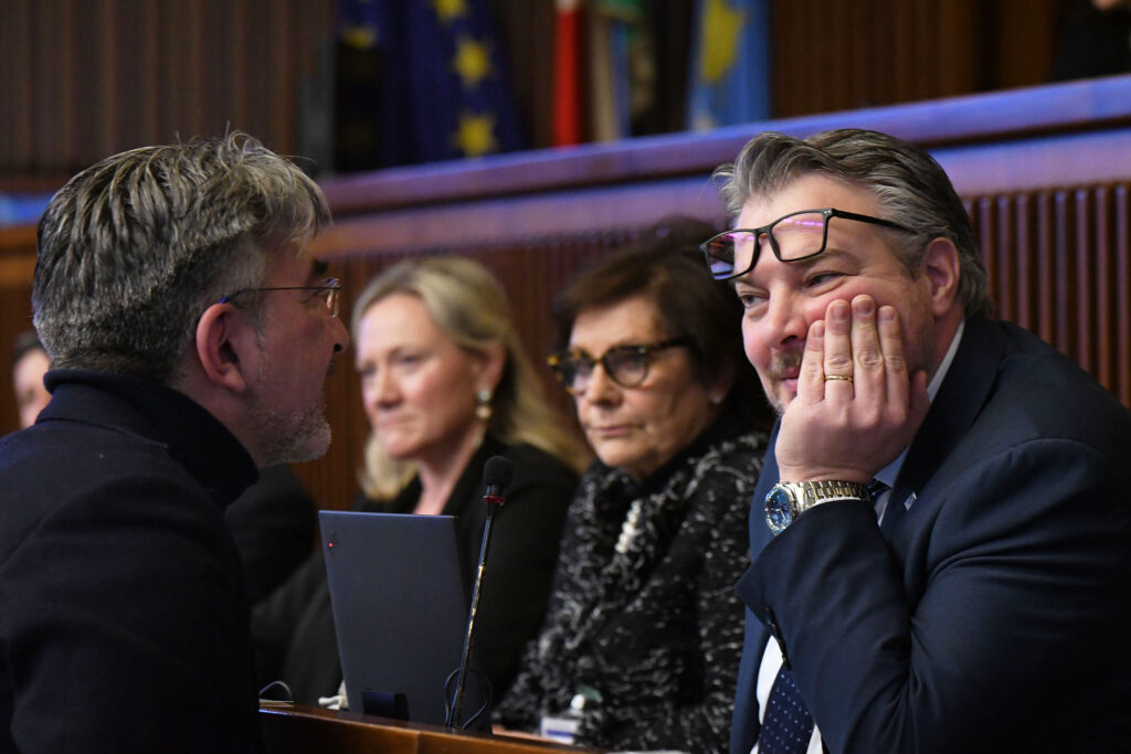 (ACON) PARITETICA. AUDIZIONE V COMM, IL DIBATTITO: AUTONOMIA, SCUOLA, NOMINE