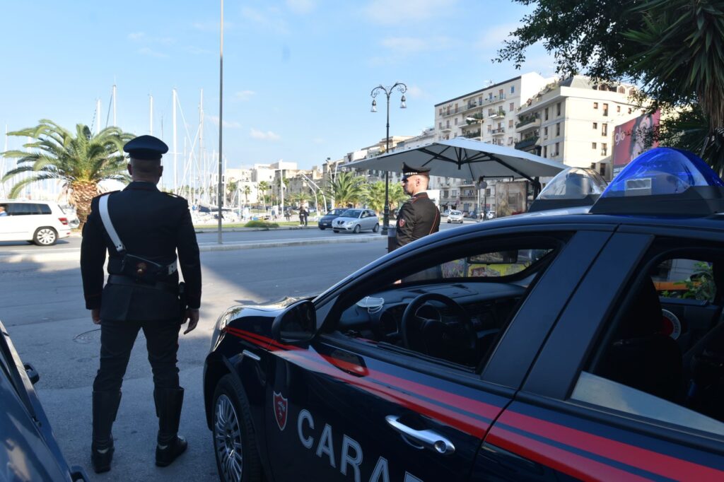 FURTO AD UN DISTRIBUTORE DI BENZINA – 4 ARRESTI DEI CARABINIERI