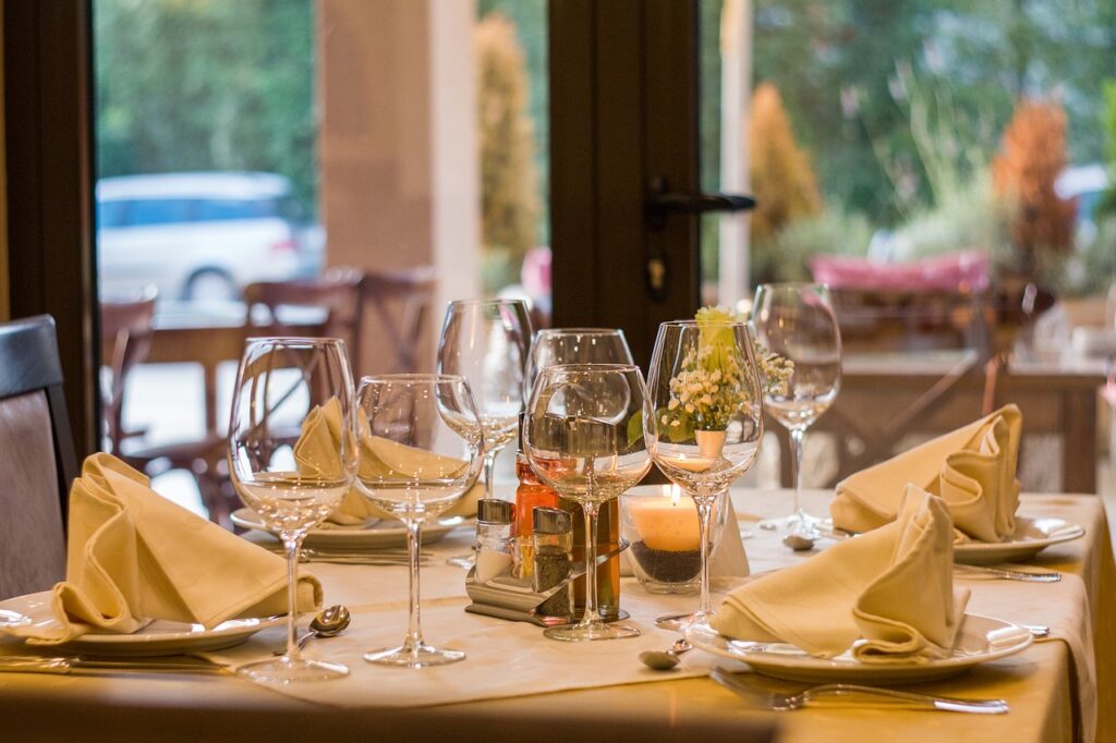 Consumi: Fiepet Confesercenti, boom di spesa dei turisti stranieri in bar e ristoranti, nel 2023 “conto” da oltre 13,8 miliardi