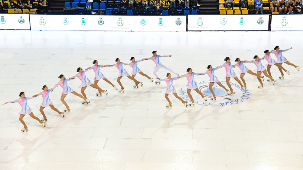 SI CHIUDONO CON L’ASSEGNAZIONE DELLA COPPA MYRENTY I CAMPIONATI ITALIANI GRUPPI SPETTACOLO E SINCRONIZZATO