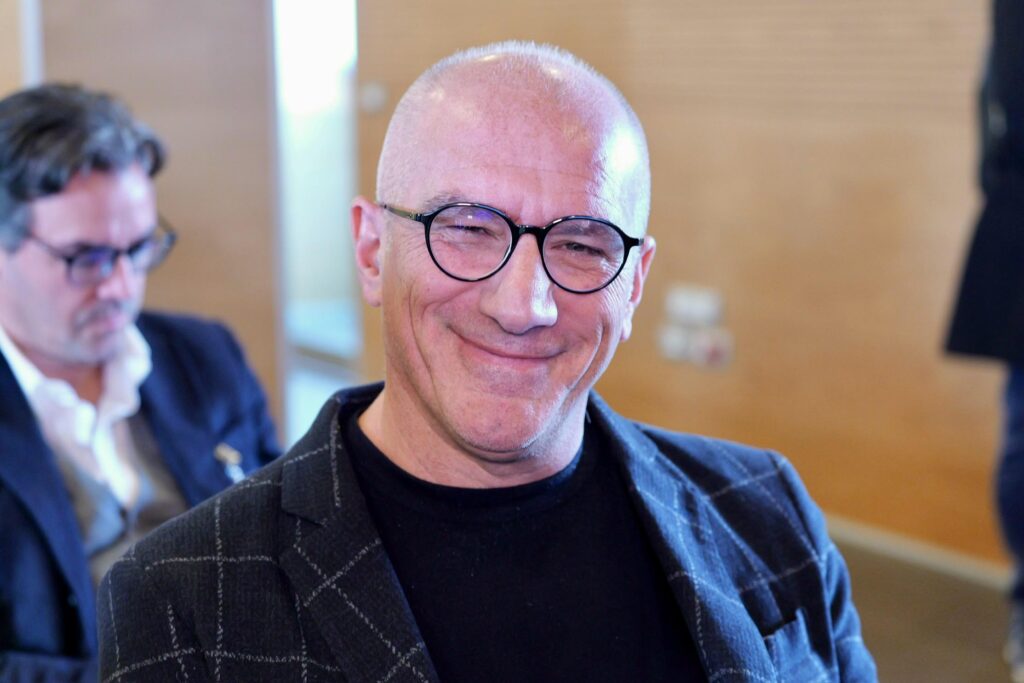 agenzia regionale 321.24 Barone Avviso pubblico per contributi per i telegiornali della lingua dei segni italiana (LIS)