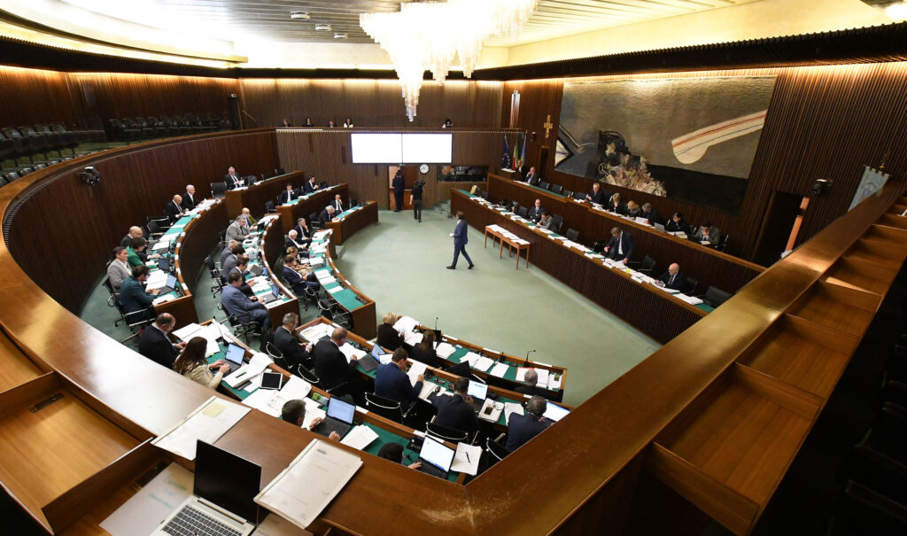 (ACON) OMNIBUS. DDL 18, OK AULA A CAPO IV SU DIFESA AMBIENTE ED ENERGIA