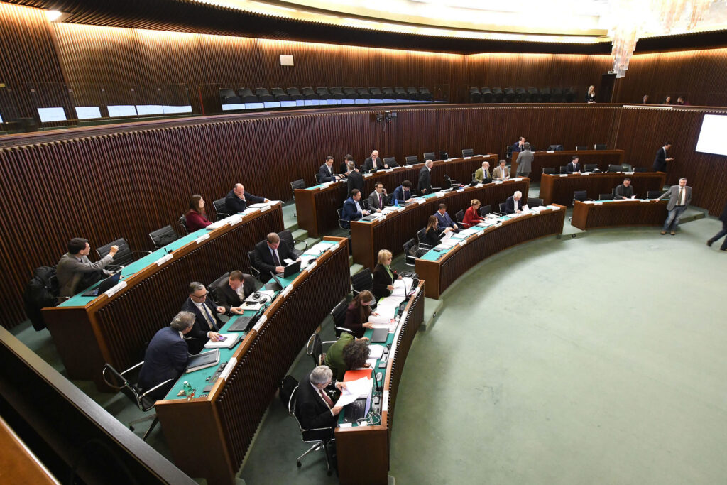 (ACON) OMNIBUS. DDL 18, OK AULA A CAPO II SU ATTIVIT PRODUTTIVE E TURISMO