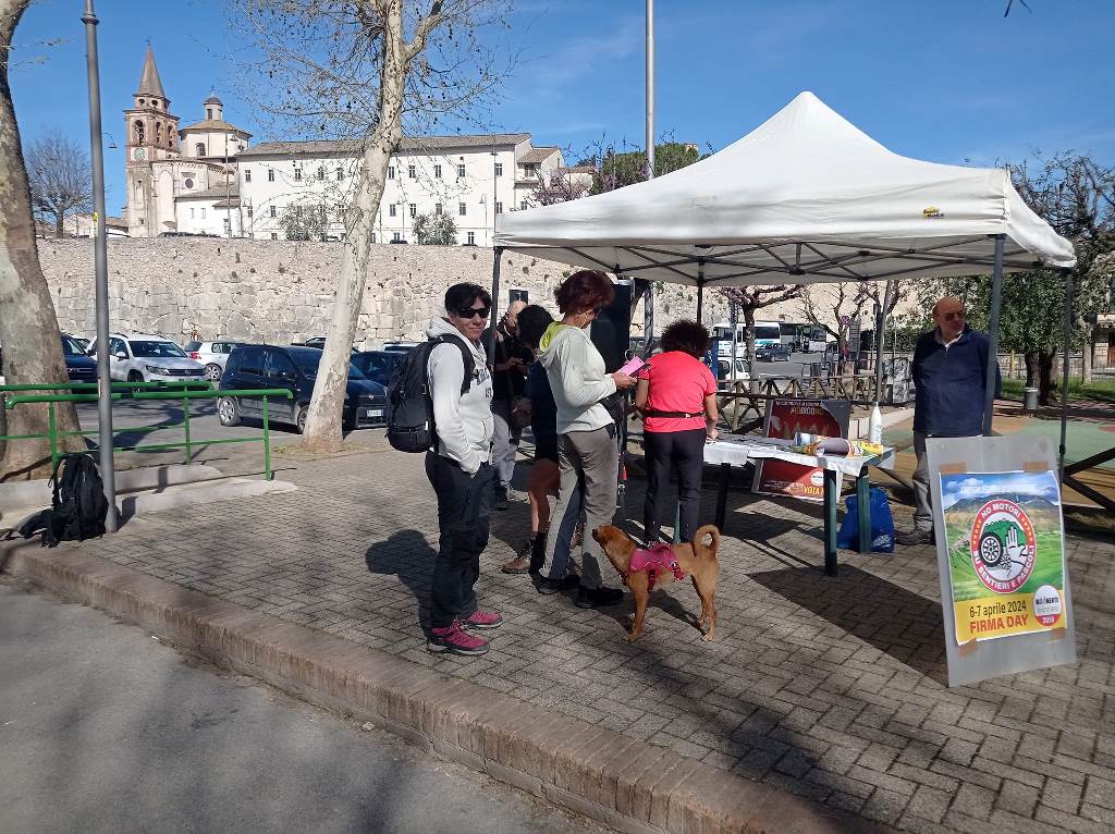 #NoMotoriSuiSentieri: clamoroso successo dell’iniziativa organizzata dal M5S, in poche ore 2671 firme raccolte per fermare lo scellerato emendamento Puletti