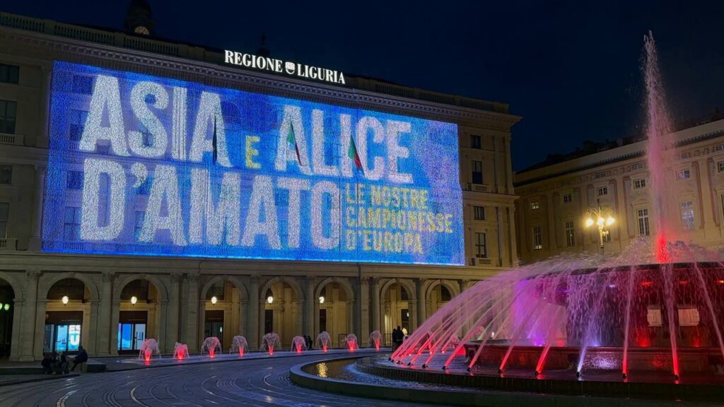 SPORT: IL MAXISCHERMO DELLA REGIONE LIGURIA SI ILLUMINA PER ALICE E ASIA D’AMATO, CAMPIONESSE AGLI EUROPEI DI RIMINI