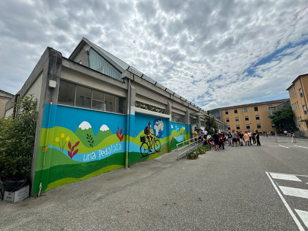 Street art, inaugurati stamani i murales realizzati presso le scuole Dante e Carducci e a Spazio 2 nell’ambito del bando comunale “UAU PC! Urban Art Unites Piacenza”