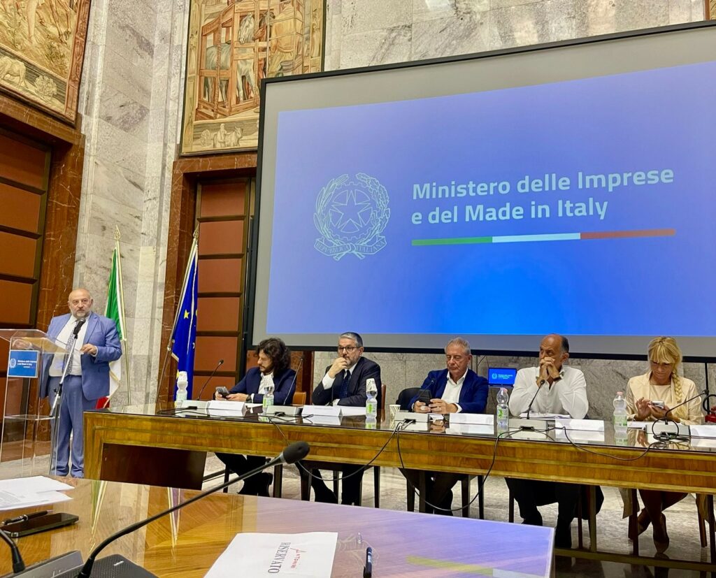 TAVOLO MODA MIMIT comunicato + foto