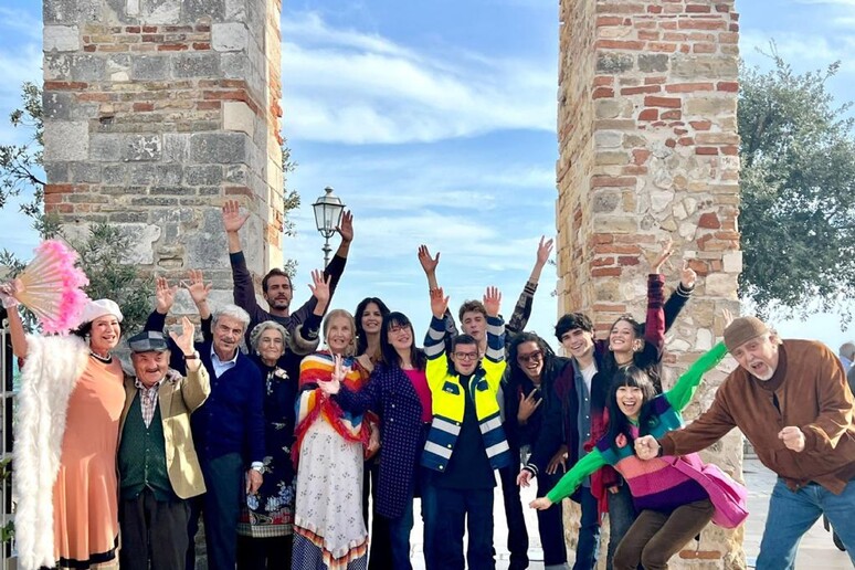 IL 16 AGOSTO IN PRIMA SERATA SU CANALE 5 LA FICTION “FRAGILI” GIRATA TRA SIROLO E NUMANA