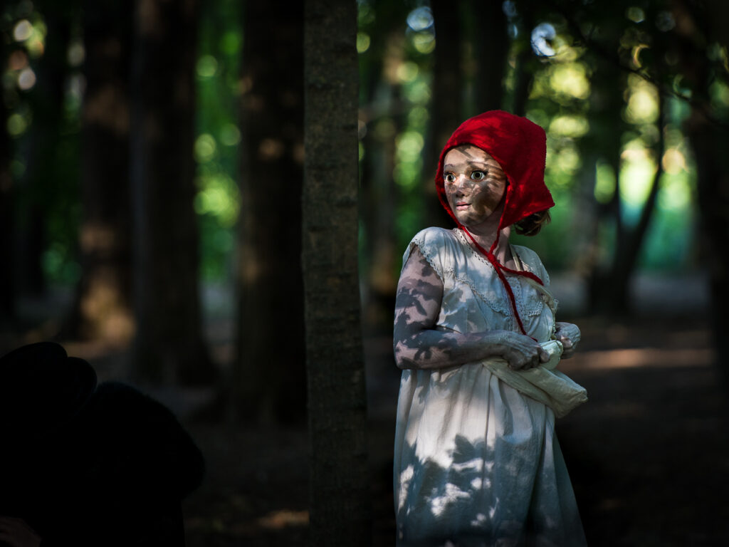 SPARSE PLUS FESTIVAL: sabato 21 settembre (h.16:00) a Bagnone va in scena CAPPUCCETTO ROSSO NEL BOSCO (Zaches Teatro)