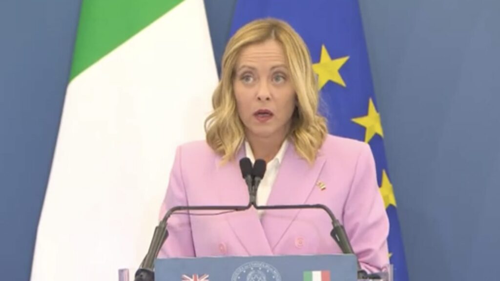 Crollo palazzina, Meloni: cordoglio per i parenti delle vittime e alle altre famiglie coinvolte