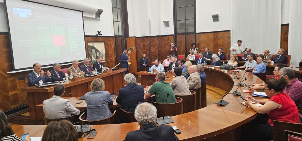 FOTO TAVOLO SANTA LUCIA