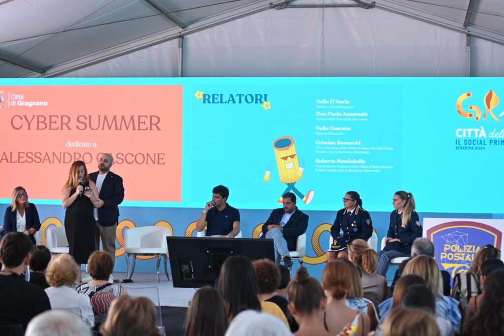 Foto + Comunicato Stampa – Gragnano (Na) – Si conclude anche la prima edizione di “Cybersummer”, la campagna estiva di educazione al digitale della Polizia di Stato –