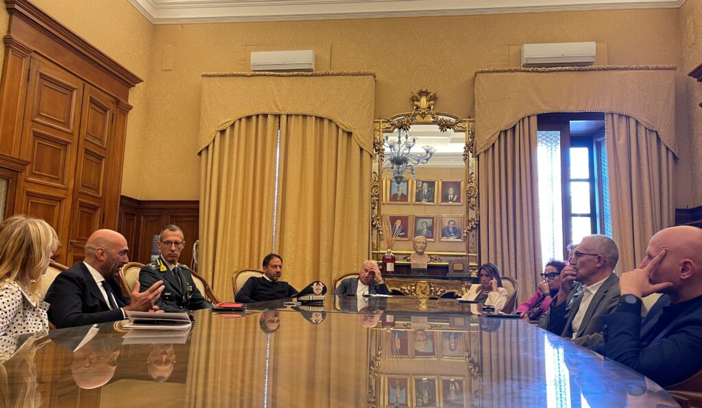 IL COMUNE COMUNICA – tavolo tecnico in Comune tra Amministrazione comunale, Guardia di Finanza e operatori del settore della ricettività